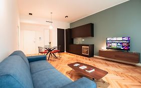 Roma Luxe, Terrace & Gym